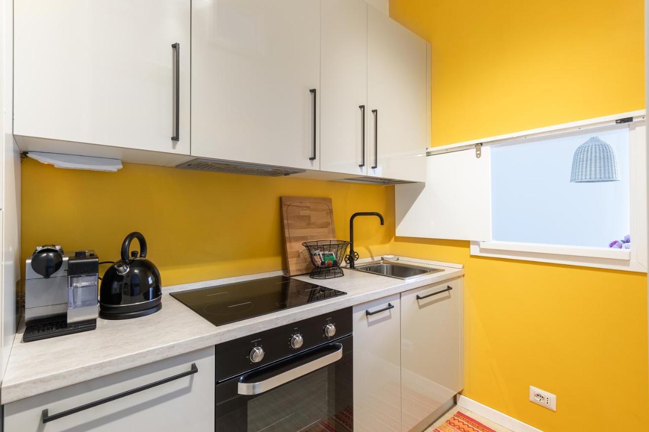 West Park Suite With Parking By Holiday Solutions Комо Экстерьер фото