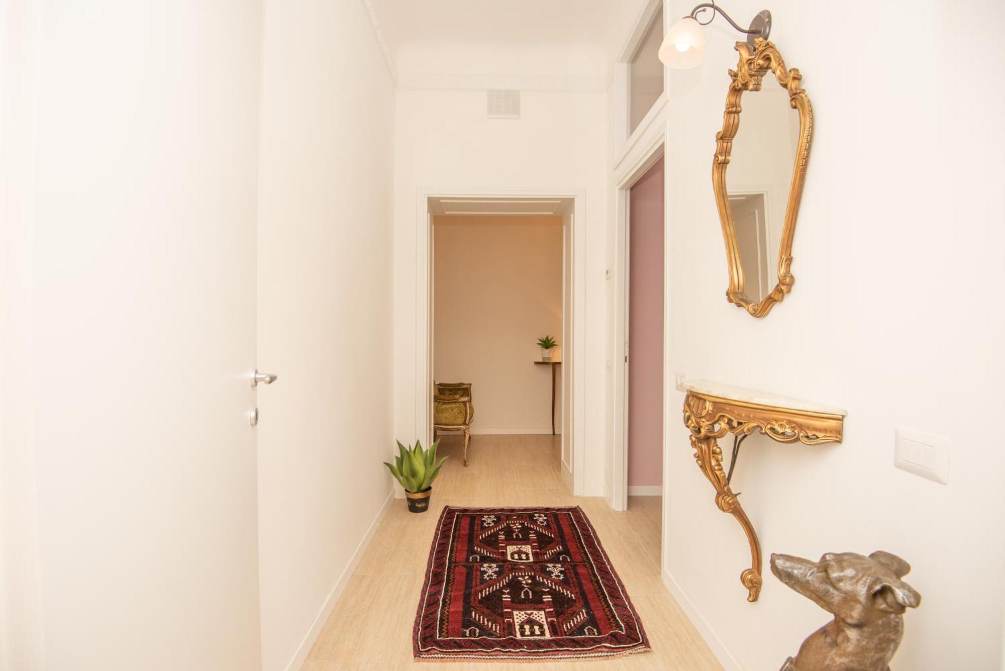 West Park Suite With Parking By Holiday Solutions Комо Экстерьер фото